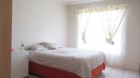 Bed Room 1 - 13 square meters of property in Devland