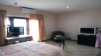 Rooms - 25 square meters of property in Port Edward