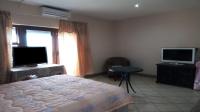Rooms - 25 square meters of property in Port Edward