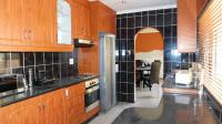 Kitchen - 10 square meters of property in Blackridge