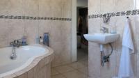 Main Bathroom - 11 square meters of property in Liefde en Vrede