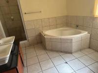 Bathroom 2 of property in Highveld