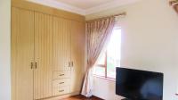 Bed Room 1 - 19 square meters of property in Louwlardia