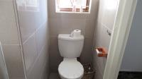 Main Bathroom - 5 square meters of property in Atholl Heights