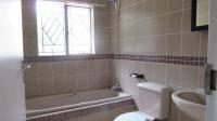 Bathroom 1 - 11 square meters of property in Clubview