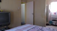 Main Bedroom - 17 square meters of property in Elandspark