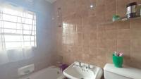 Bathroom 1 - 5 square meters of property in Vereeniging