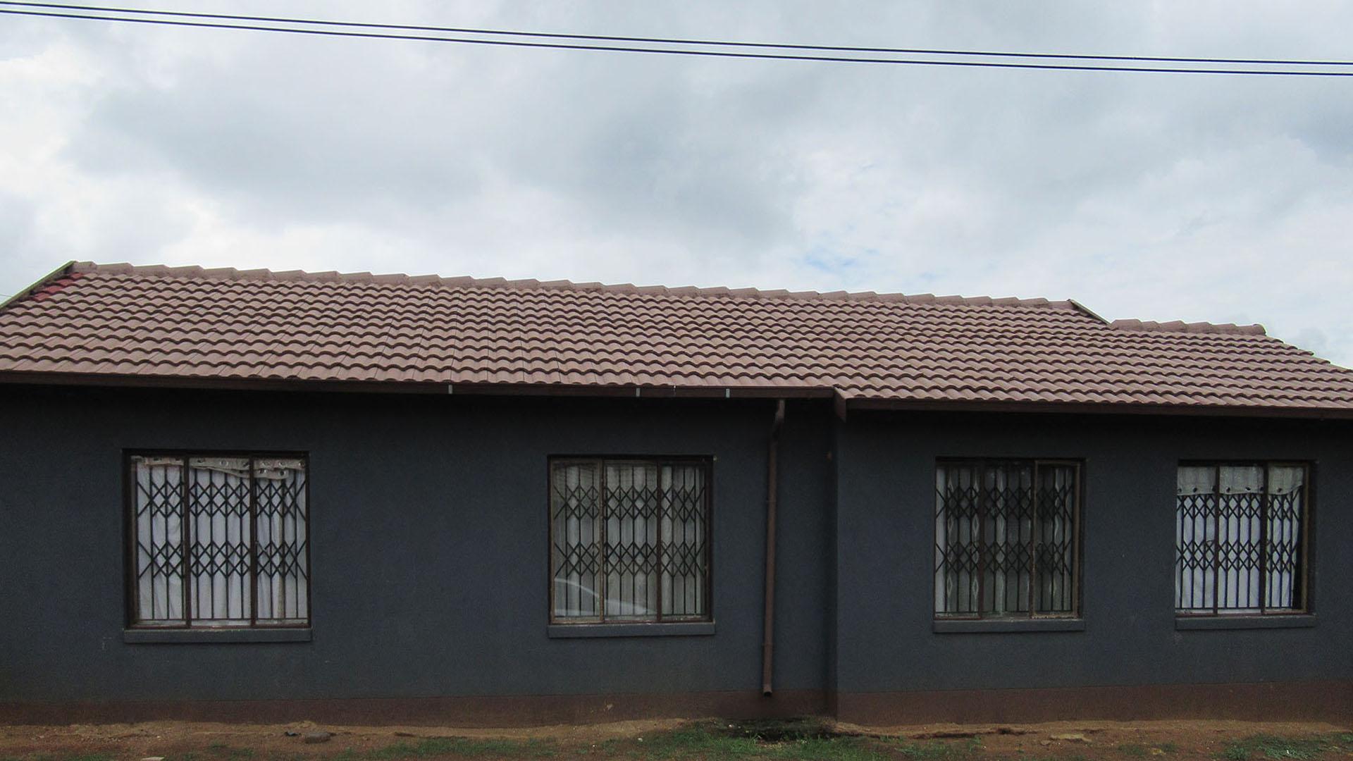 Front View of property in Pimville Zone 5