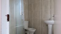 Main Bathroom - 5 square meters of property in Pimville Zone 5