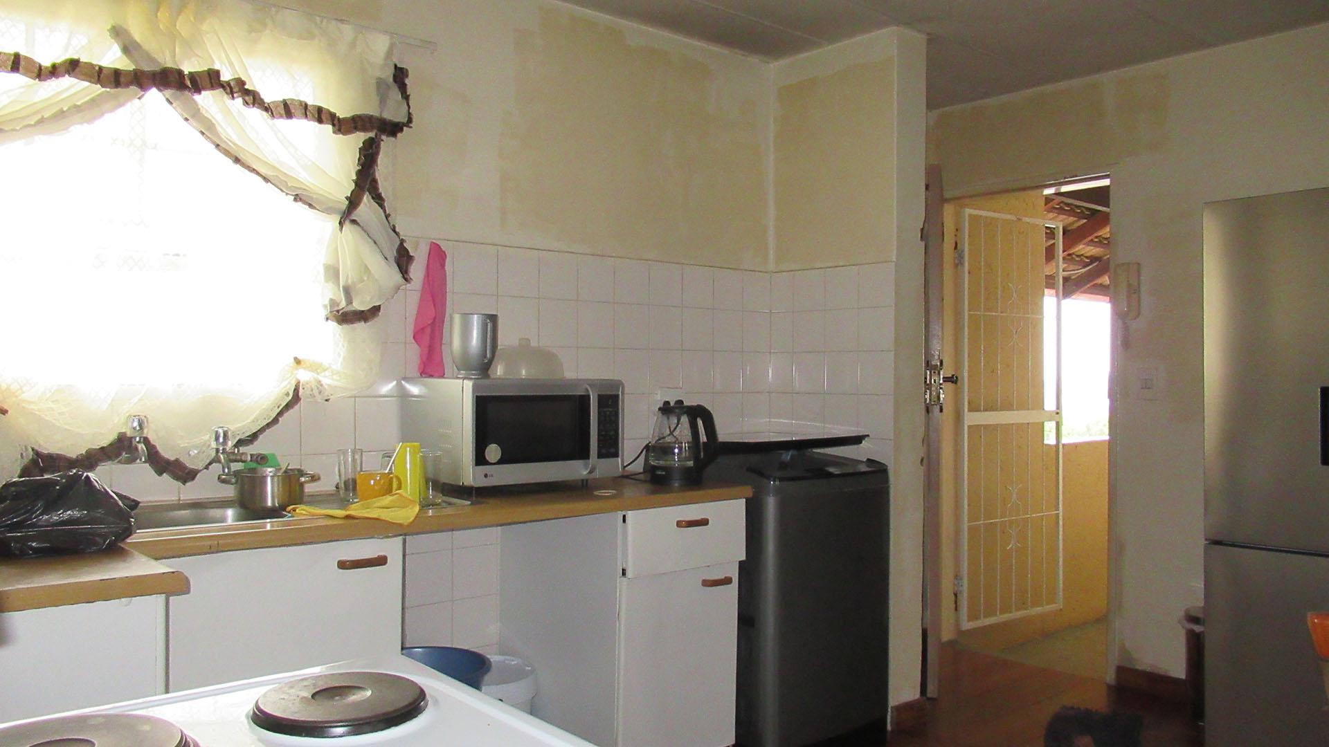 Kitchen - 6 square meters of property in Lindhaven