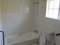 Bathroom 1 - 7 square meters of property in Glenmarais (Glen Marais)