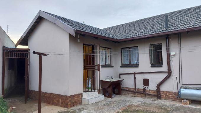 3 Bedroom House for Sale For Sale in Daveyton - MR545165