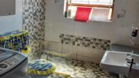 Bathroom 1 - 7 square meters of property in Maitland