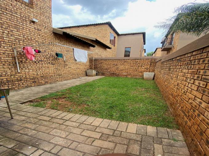 3 Bedroom Freehold Residence for Sale For Sale in Roodepoort North - MR545852