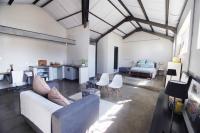 Lounges of property in Jeppestown