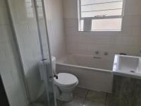 Bathroom 1 - 5 square meters of property in Noordheuwel
