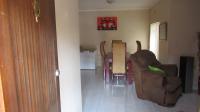 Lounges - 28 square meters of property in Sonland Park