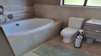 Main Bathroom - 8 square meters of property in Delmas