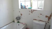 Bathroom 1 - 4 square meters of property in Horison View