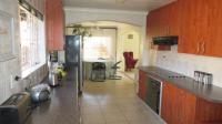 Kitchen - 12 square meters of property in Strubensvallei