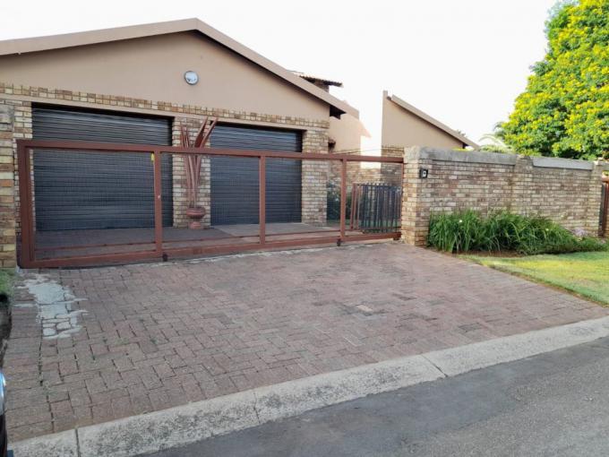 3 Bedroom House for Sale For Sale in Waterval East - MR555515