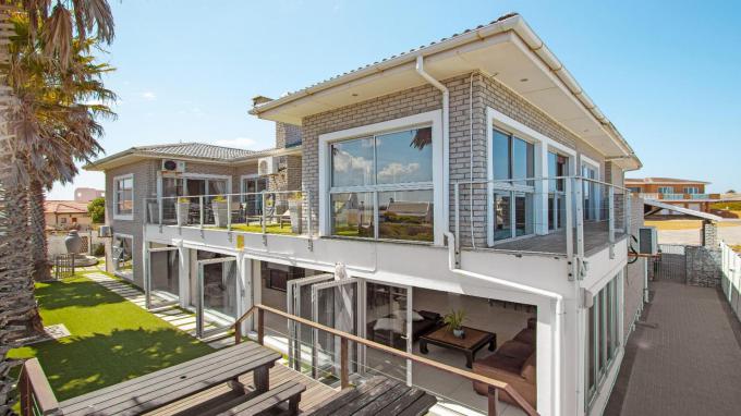 3 Bedroom House for Sale For Sale in Yzerfontein - Private Sale - MR557742