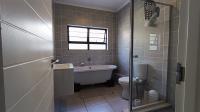 Bathroom 1 - 8 square meters of property in Richwood