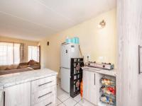 Kitchen - 8 square meters of property in Glenmarais (Glen Marais)