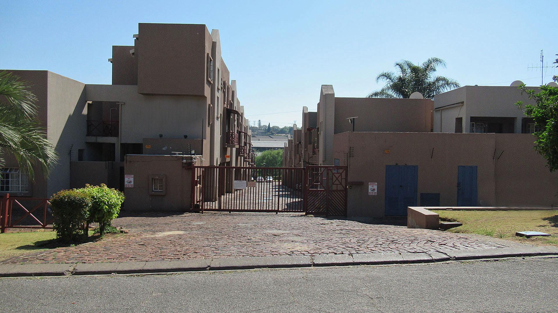 Front View of property in Corlett Gardens