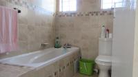 Main Bathroom - 5 square meters of property in Corlett Gardens