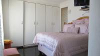 Main Bedroom - 15 square meters of property in Corlett Gardens