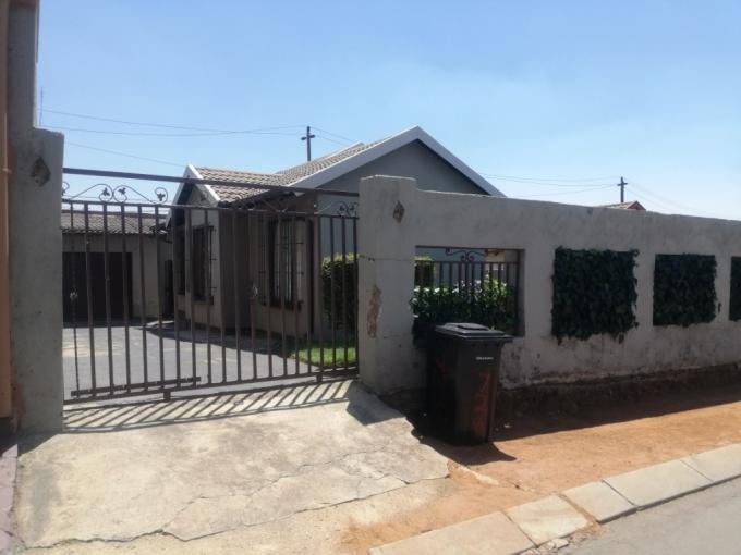 2 Bedroom House for Sale For Sale in Roodekop - MR559790