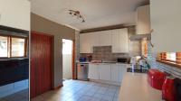 Kitchen - 17 square meters of property in Country View