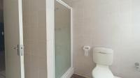 Bathroom 1 - 11 square meters of property in Mondeor
