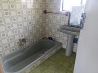 Bathroom 1 - 4 square meters of property in Burlington Heights