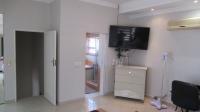 Main Bedroom - 33 square meters of property in Arcon Park