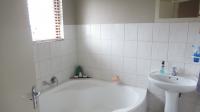 Bathroom 1 - 5 square meters of property in Bryanston