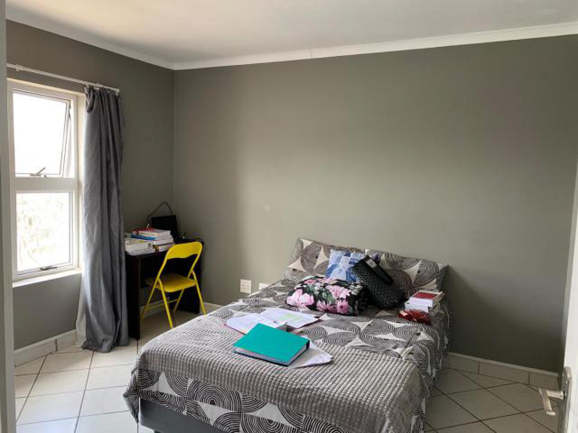 Bed Room 1 of property in Grahamstown