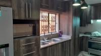 Kitchen - 25 square meters of property in Risecliff