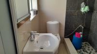 Bathroom 1 - 6 square meters of property in Risecliff