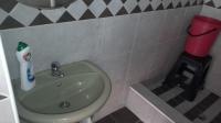 Bathroom 1 - 6 square meters of property in Risecliff