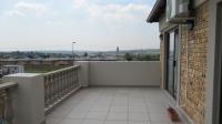 Balcony - 36 square meters of property in Ruimsig Noord