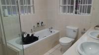 Main Bathroom - 7 square meters of property in Cowies Hill 