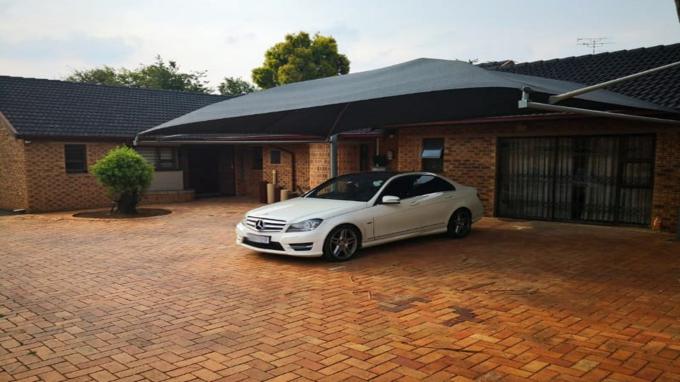 3 Bedroom House for Sale For Sale in Lenasia South - Private Sale - MR564992