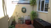 Patio - 33 square meters of property in Mondeor