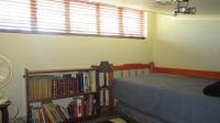 Bed Room 2 - 14 square meters of property in Mondeor