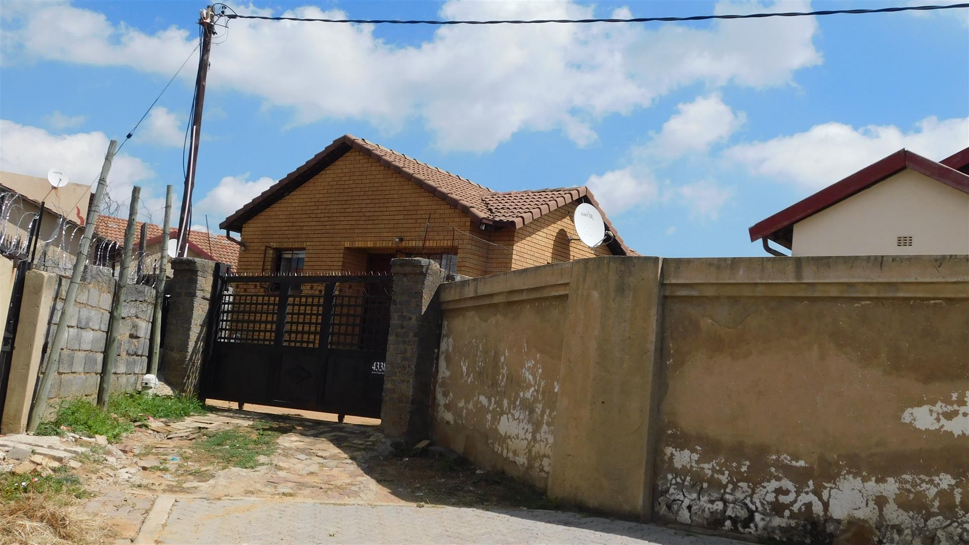 Front View of property in Kaalfontein