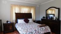 Main Bedroom of property in Athlone Park