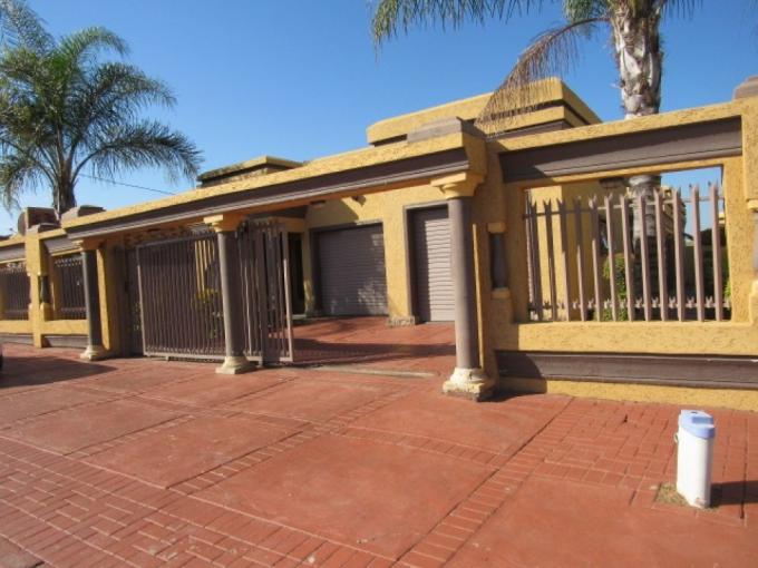 4 Bedroom House for Sale For Sale in Mabopane - MR567492