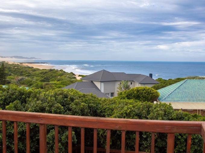 4 Bedroom House for Sale For Sale in Port Alfred - MR567711